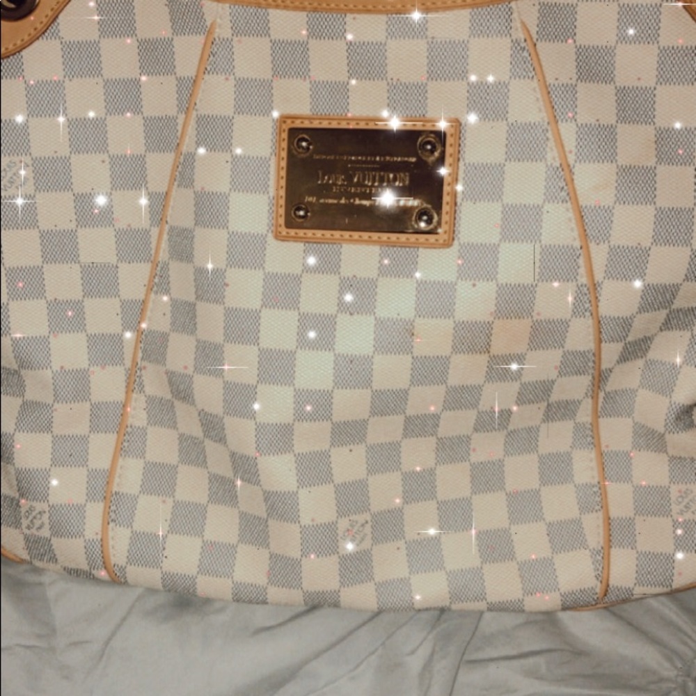 Big White Louis Vuitton bag with tote🤎🤎🤎